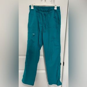 Cherokee woman’s scrub pants size small